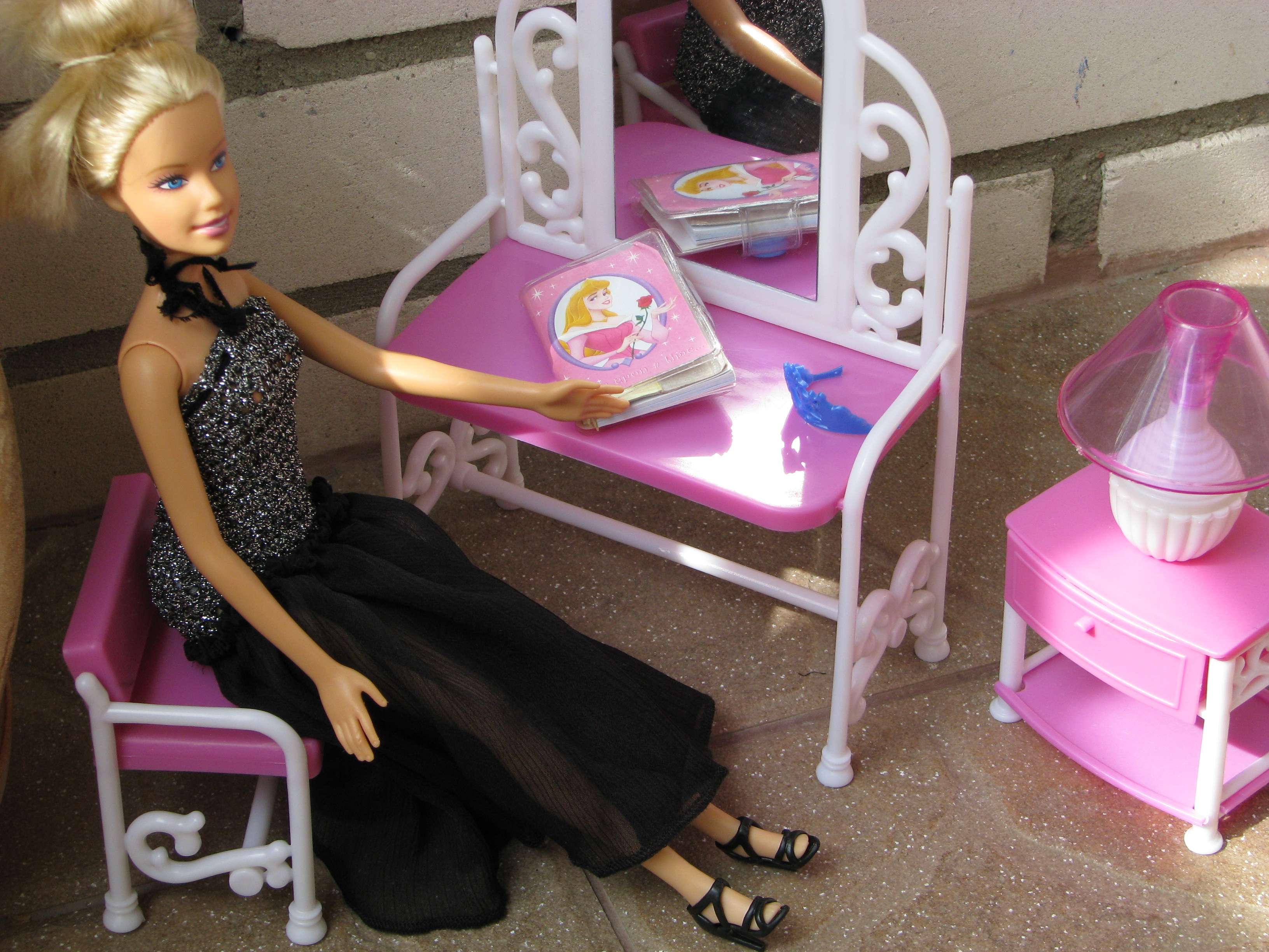 Barbie się stroi